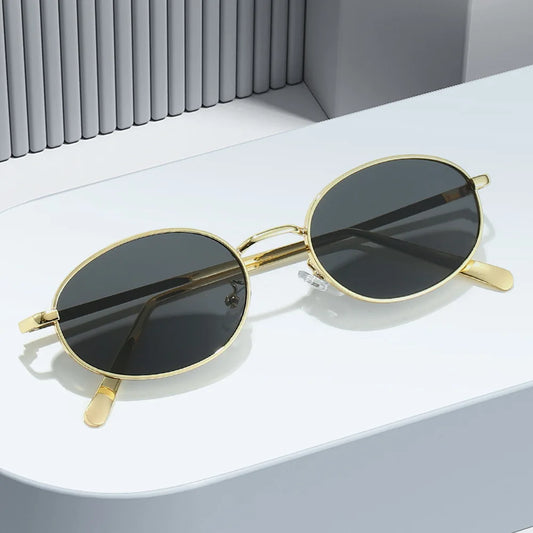Chic Leopard Oval Sunnies